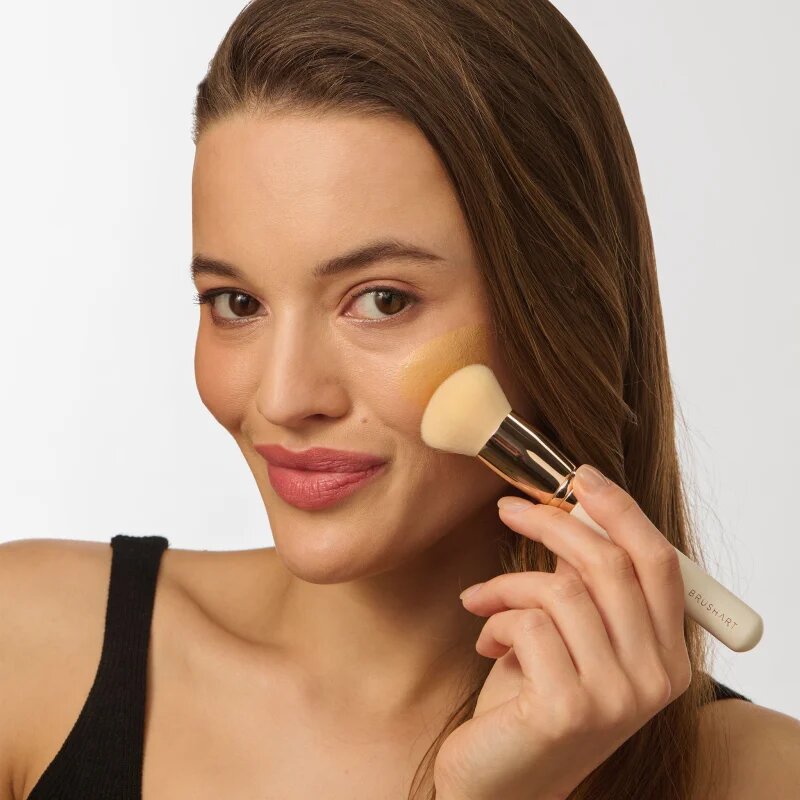 BrushArt Basic Foundation brush pensula pentru machiaj 1 buc