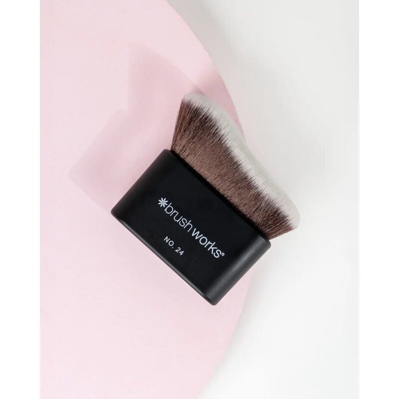 Brushworks Blending Face & Body Brush perie kabuki pentru față și corp tip NO. 24 1 buc