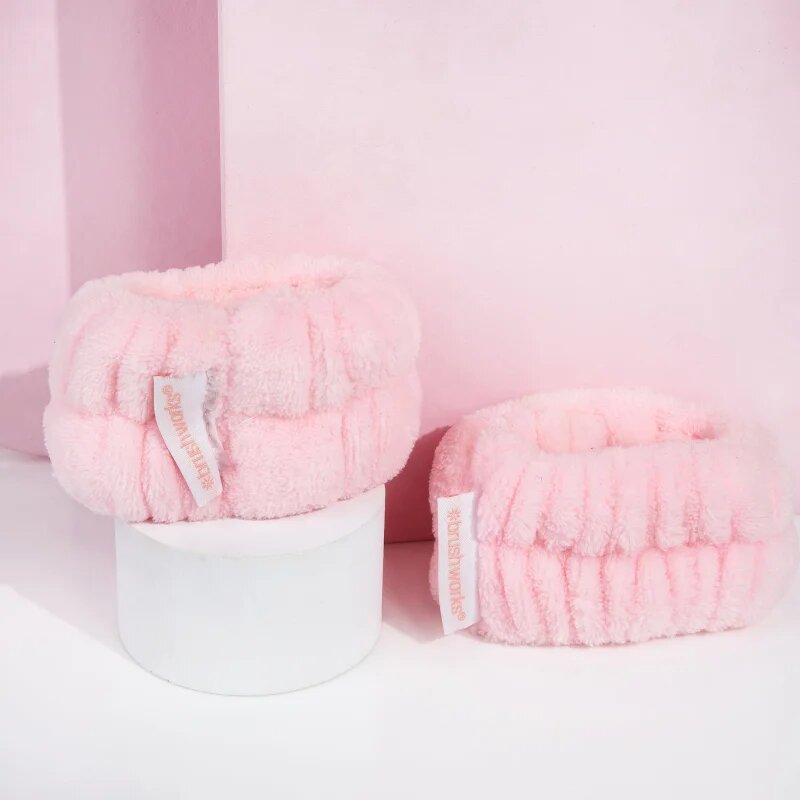 Brushworks Microfibre Wrist Wash Bands brățară absorbantă pentru spălarea feței cu microfibre 2 buc