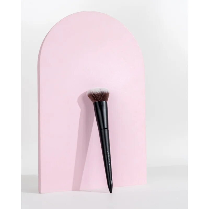 Brushworks Multi Tasking Brush perie multifuncțională tip NO. 3 1 buc