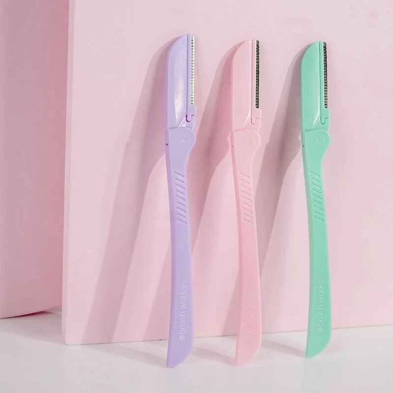 Brushworks Precision Eyebrow Razor Pastel brici pentru sprâncene