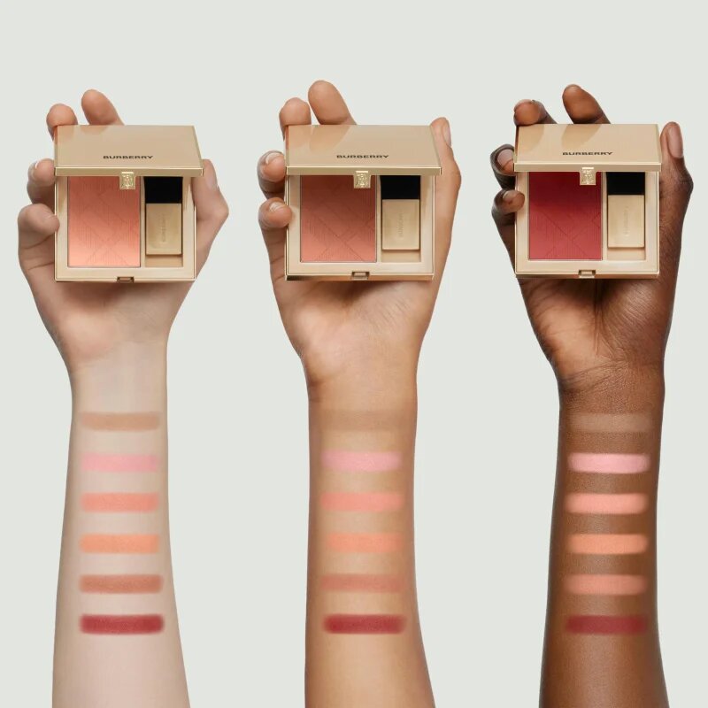 Burberry Beyond Wear Outdoor Blush fard de obraz sub forma de pudra culoare 11 Sand Beige 9 g