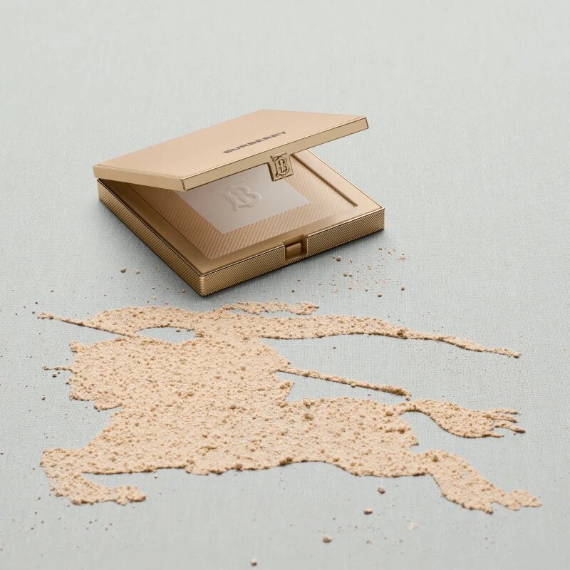 Burberry Beyond Wear Powder pudra matuire cu efect de netezire Medium 02 11 g
