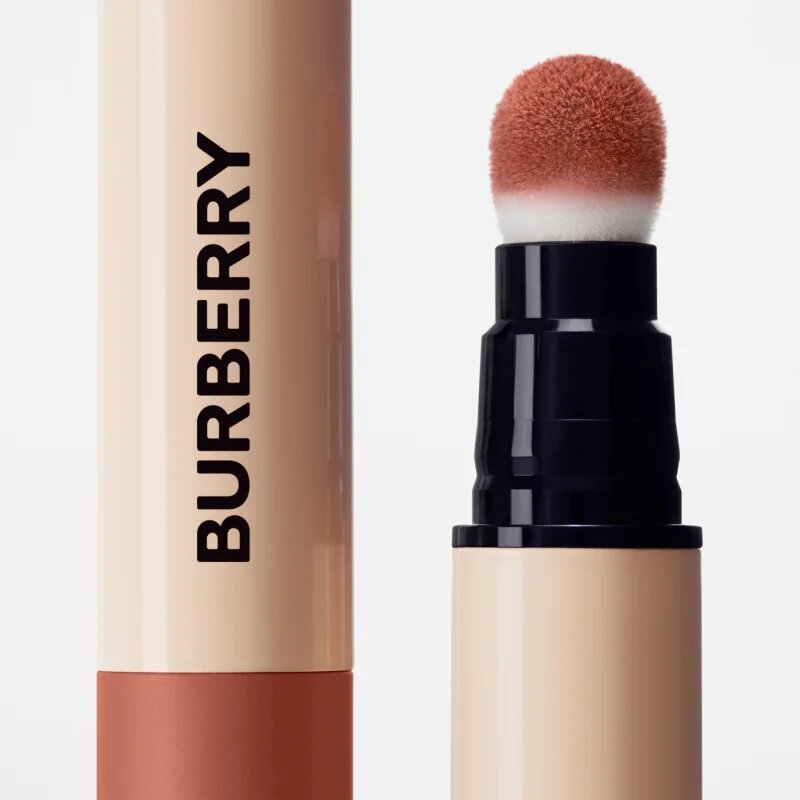 Burberry Brit Matte Veil ruj de buze lichid mat și hidratant culoare Marmalade 611 3 ml