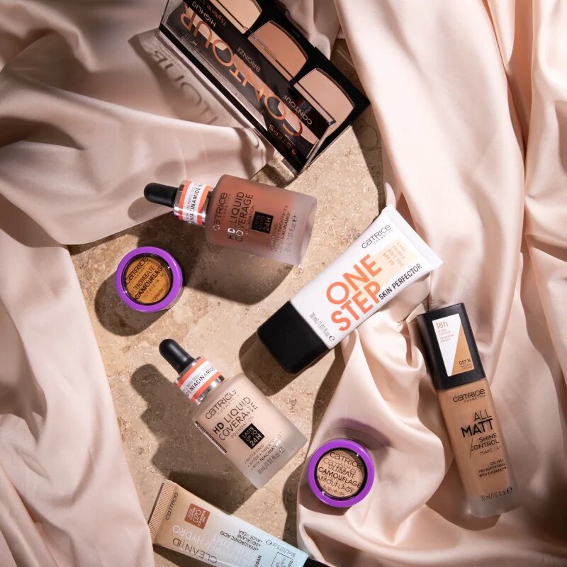 Catrice HD Liquid Coverage make up culoare 082 Warm Caramel 30 ml