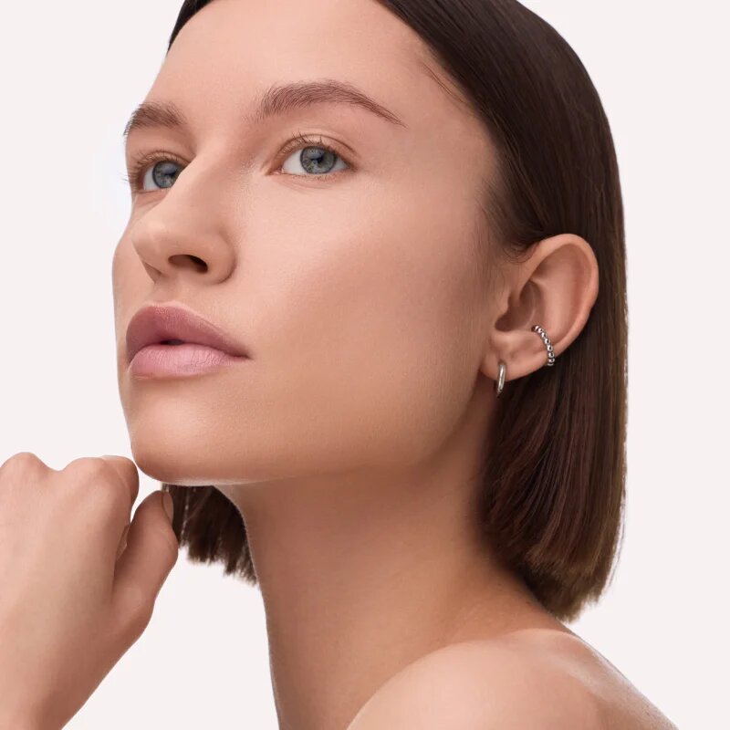 Catrice Skin Like Luminous Foundation make-up lichid stralucitor cu efect de hidratare culoare 030N 30 ml