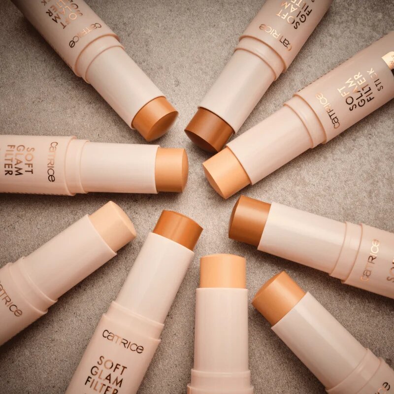 Catrice Soft Glam Filter Stick creion de machiaj culoare 002 Fair 9 g