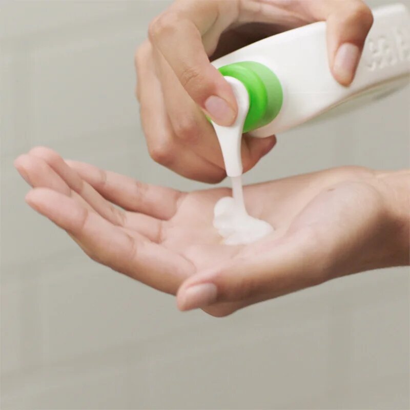 CeraVe Hydrating Cleanser set pentru hidratare si fermitate