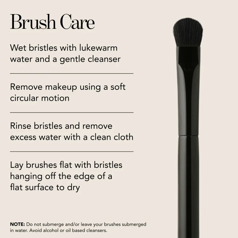 Chantecaille Blend and Conceal Brush pensula pentru corector 1 buc