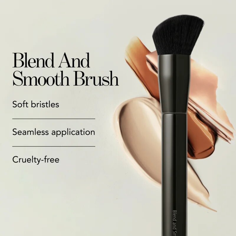 Chantecaille Blend and Smooth Brush pensulă medie pentru produse lichide cremoase și pudrate 1 ml