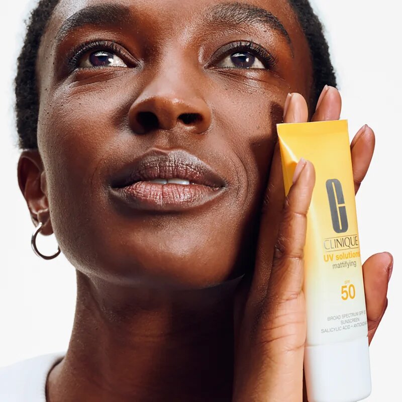 Clinique Sun UV Solutions Mattifying Sunscreen SPF 50 crema de soare pentru fata cu efect matifiant 40 ml