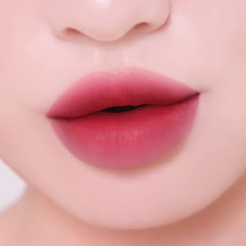 Colorgram Nude Blur Tint Ruj mat cu efect de hidratare culoare 12 Bloody Plum 5 g