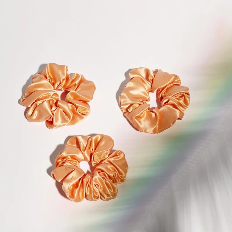 Crystallove Mulberry Silk Scrunchie elastic pentru păr din mătase Peach fuzz 1 buc