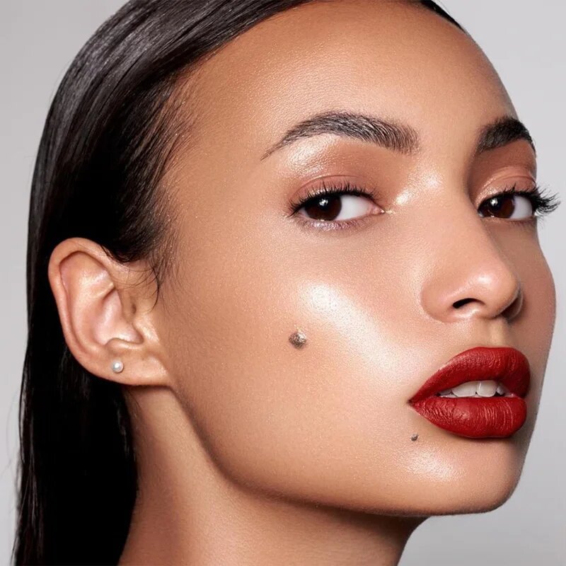 Danessa Myricks Beauty Colorfix Mattes machiaj multifuncțional pentru ochi buze și față culoare Primary Red 10 ml