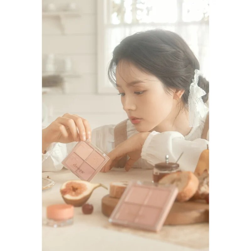 Dasique Blending Mood Cheek paleta fard de obraz pentru sanatate culoare 10 Muted Nuts 10 g