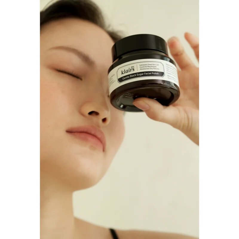 Dear Klairs Gentle Black Sugar Facial Polish exfoliere si hidratare faciala 110 g