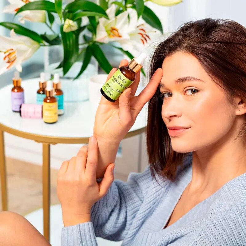 Delia Cosmetics Niacinamide 10% + zinc ser revigorant pentru fata gat si piept 30 ml