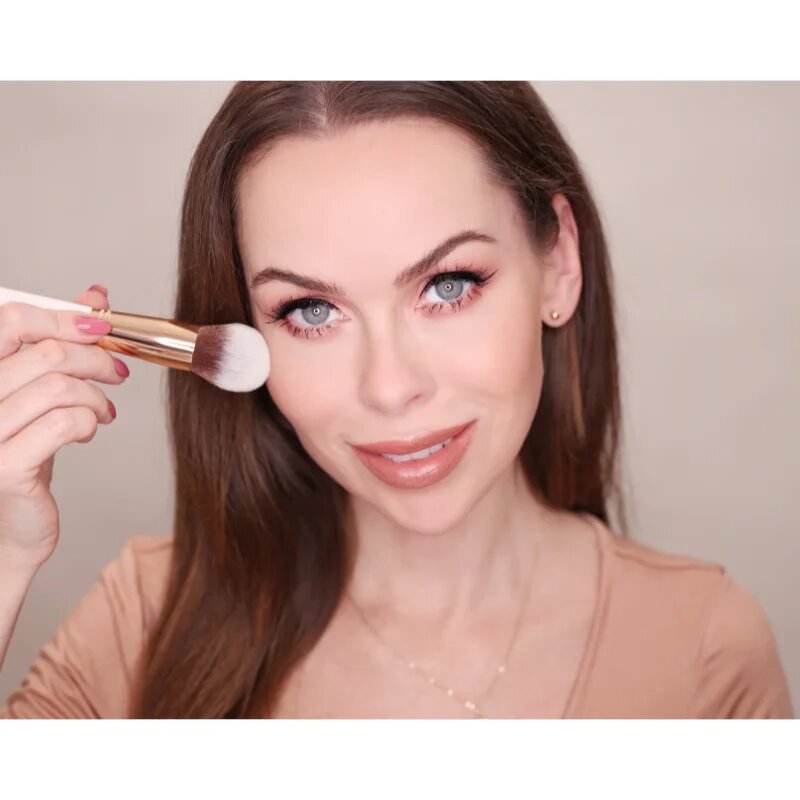 Dermacol Accessories Master Brush by PetraLovelyHair pensulă pentru contur și bronzer D53 Rose Gold 1 buc