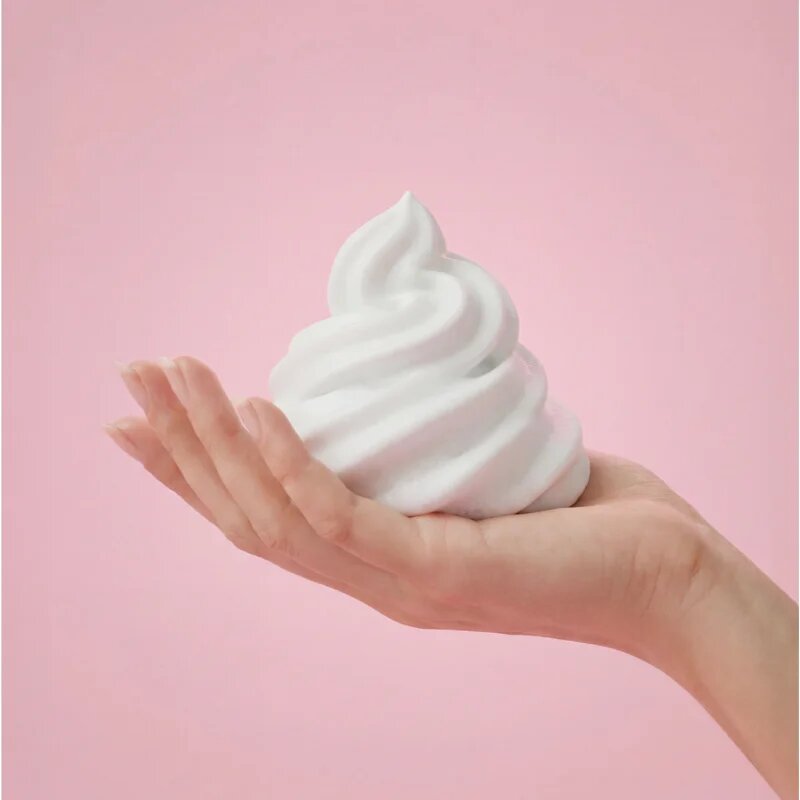 DESERVED Whipped Shower Foam Strawberry Milkshake spumă pentru duș pentru corp 250 ml
