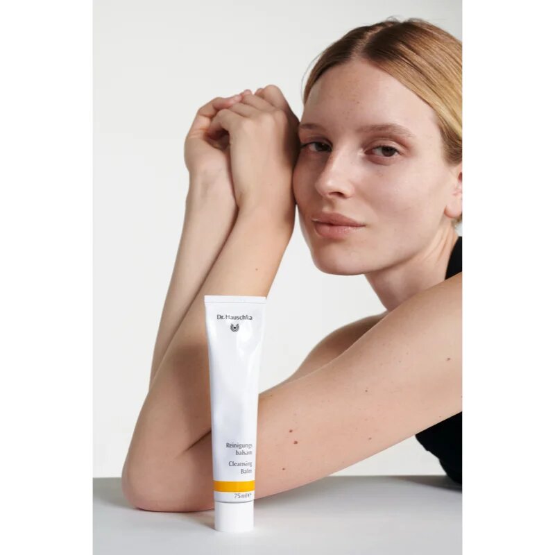 Dr. Hauschka Clenasing And Tonization Cleansing Balm balsam de curatare cu efect calmant 75 ml