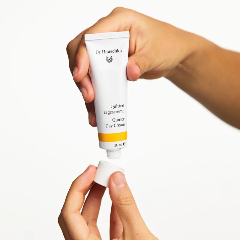 Dr. Hauschka Facial Care Quince Day Cream crema de zi din gutui 30 ml