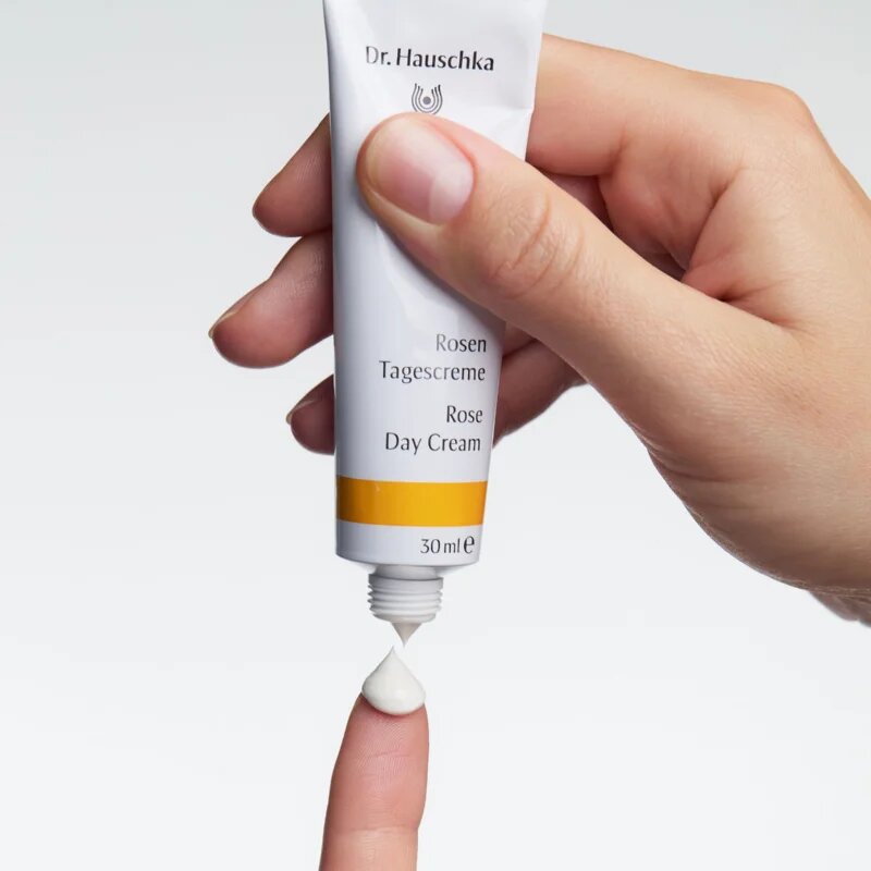 Dr. Hauschka Facial Care Rose Day Cream crema de zi de trandafir 30 ml
