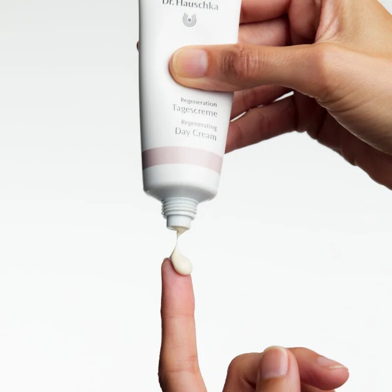 Dr. Hauschka Regeneration crema de zi regeneratoare pentru ten matur 40 ml