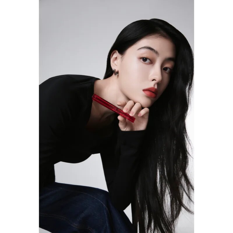 espoir The Sleek Lipstick Cream Matte ruj crema cu efect matifiant culoare Eve 0.9 g