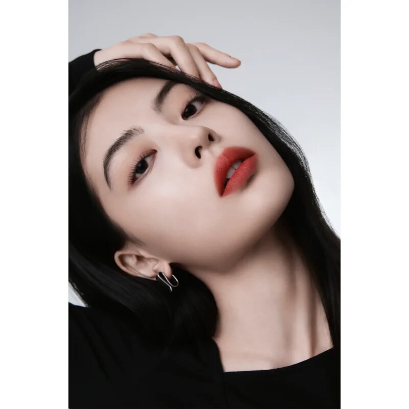 espoir The Sleek Lipstick Cream Matte ruj crema cu efect matifiant culoare Eve 0.9 g