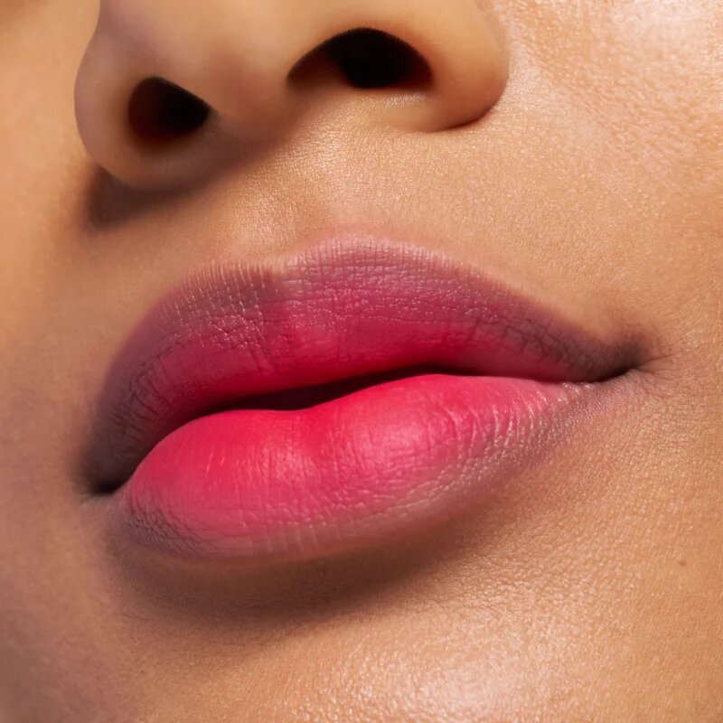 essence Blur Soufflé ruj lichid mat culoare 04 Main Feed 3.6 ml