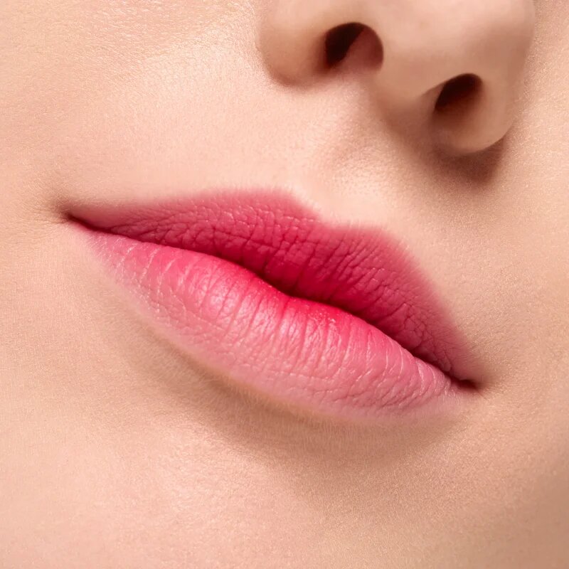 essence Blur Soufflé ruj lichid mat culoare 04 Main Feed 3.6 ml