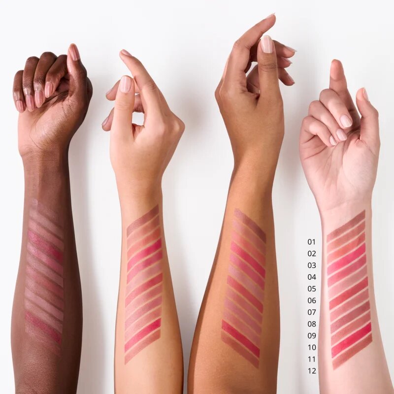 essence Blur Soufflé ruj lichid mat culoare 12 Soft Launch 3.6 ml