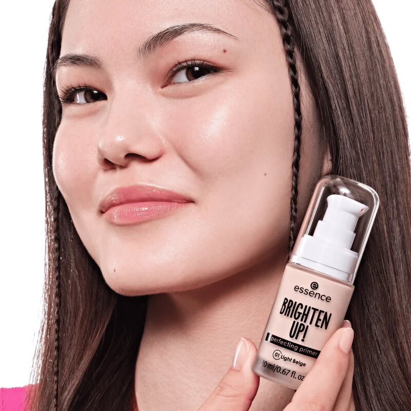 essence BRIGHTEN UP! Perfecting Primer Primer lichid sub machiaj culoare 01 Light Beige 20 ml