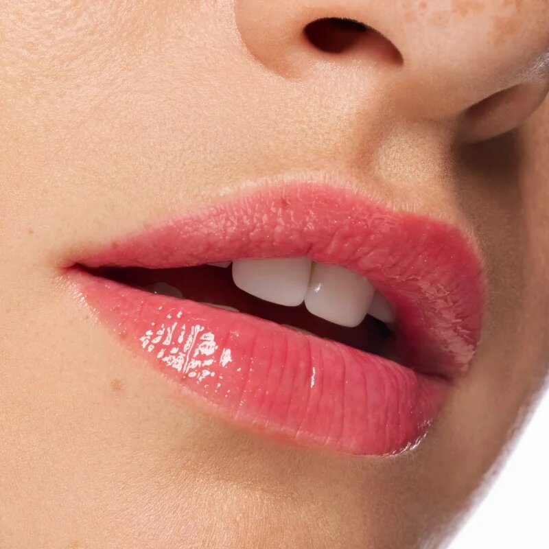 essence Chili Bomb luciu de buze pentru un volum suplimentar 10 ml