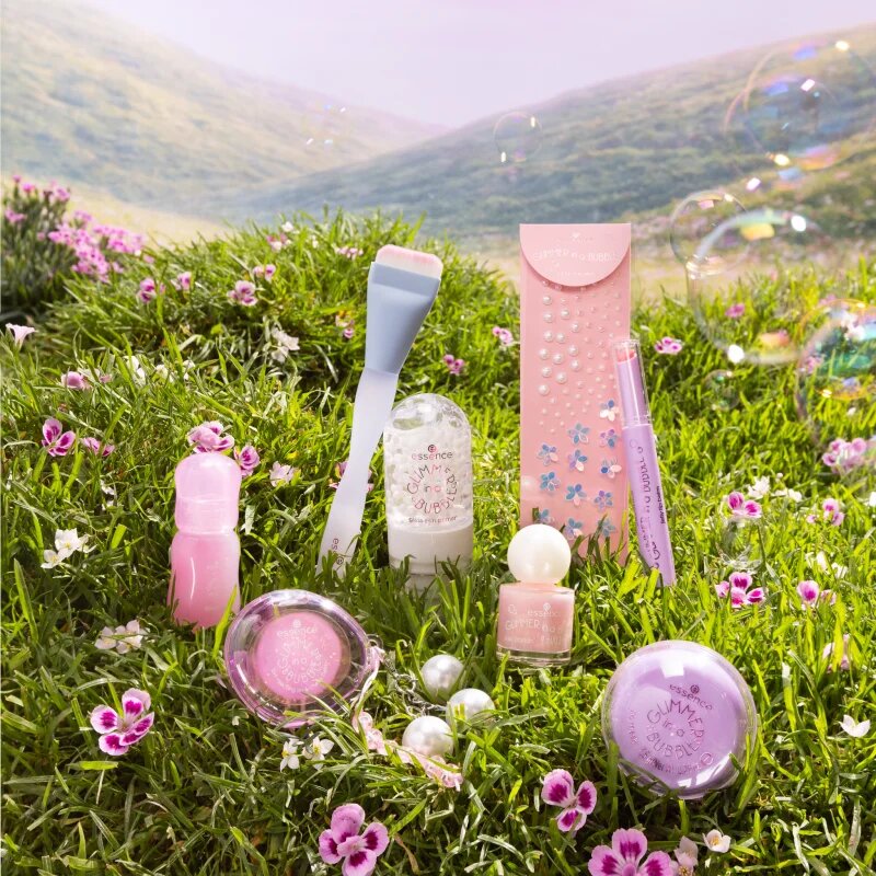 essence GLIMMER IN A BUBBLE lip gloss culoare 01 Born To Glimmer 3.5 ml