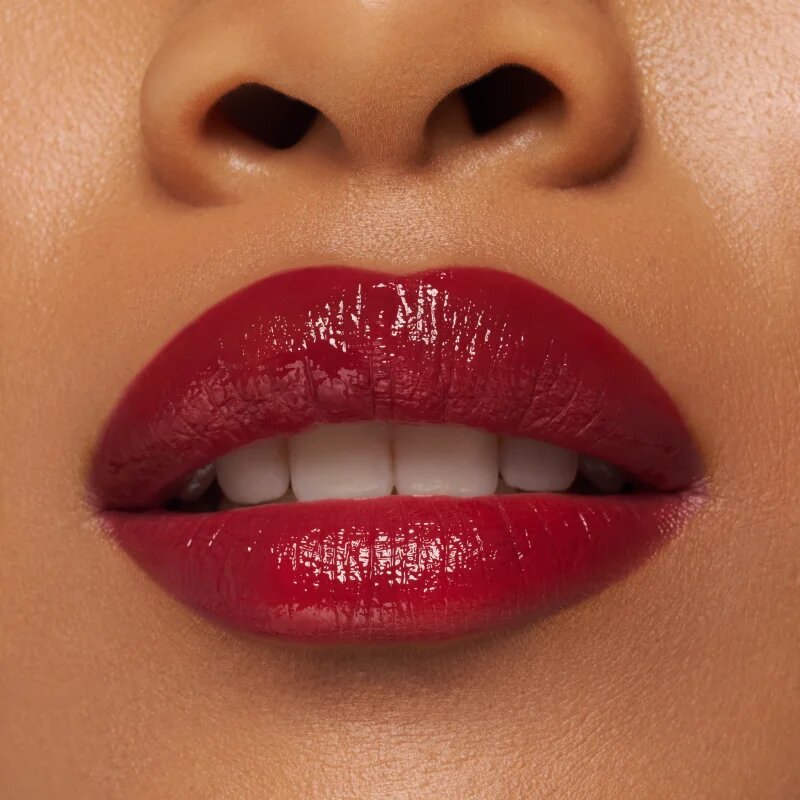 essence Hydra Kiss ruj culoare 04 Classy Red 4 ml