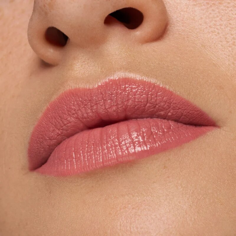 essence satin GLOW ruj cremos cu finisaj satinat culoare 02 Blushin It 3.5 g