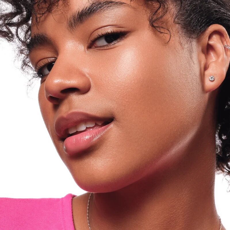 essence Soft Touch crema de strălucire cu efect de pulbere culoare 20 glazed dew 4 g