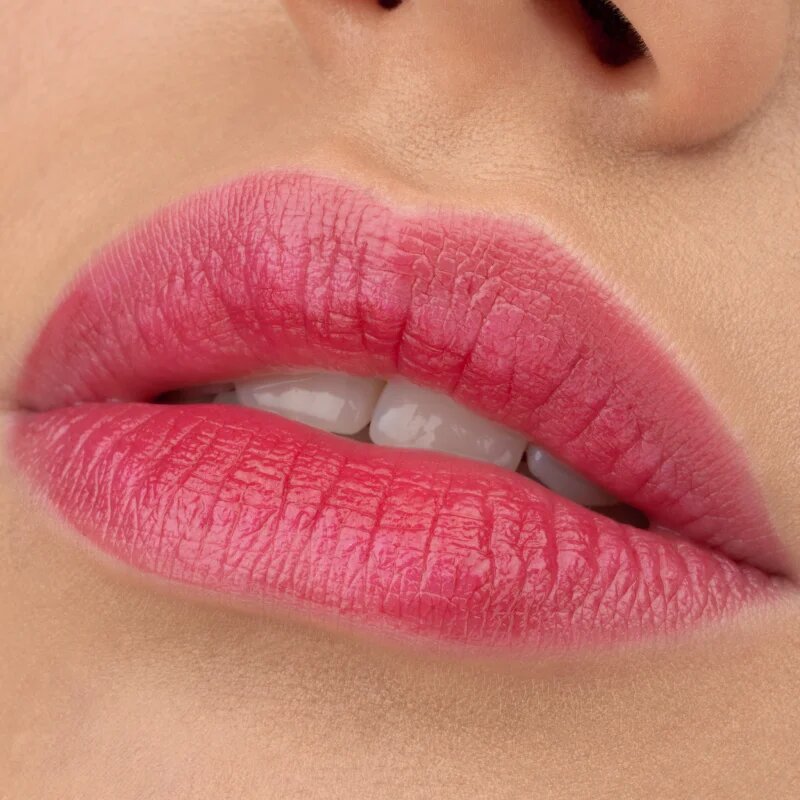 essence WHAT A TINT! blush lichid și luciu de buze culoare 01 Kiss From A Rose 4.9 ml