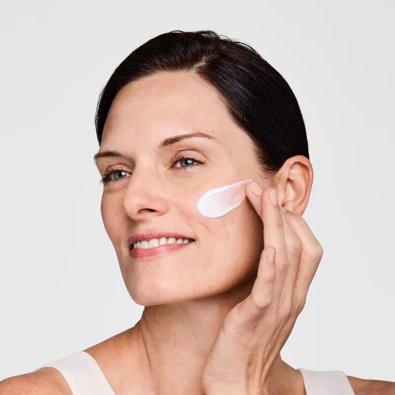 Estée Lauder DayWear Multi-Protection Anti-Oxidant 24H-Moisture Creme (Normal/Combination Skin) crema de zi protectoare pentru piele normală și mixtă
