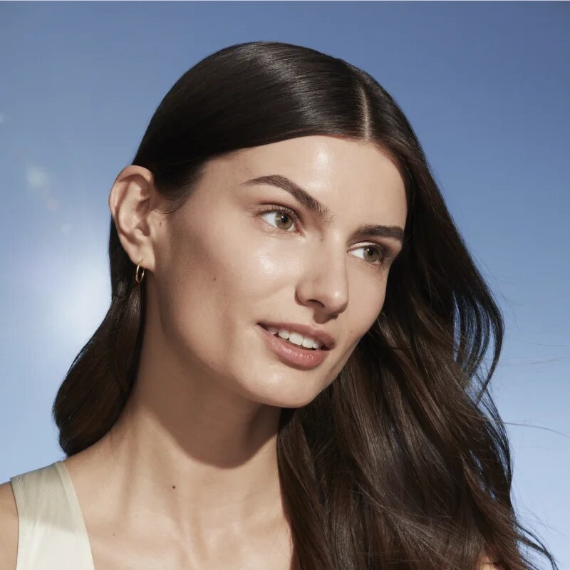 Estée Lauder Futurist SkinTint Serum Foundation With Botanical Oil Infusion SPF 20 machiaj de îngrijire SPF 20 culoare 1N2 Ecru 30 ml