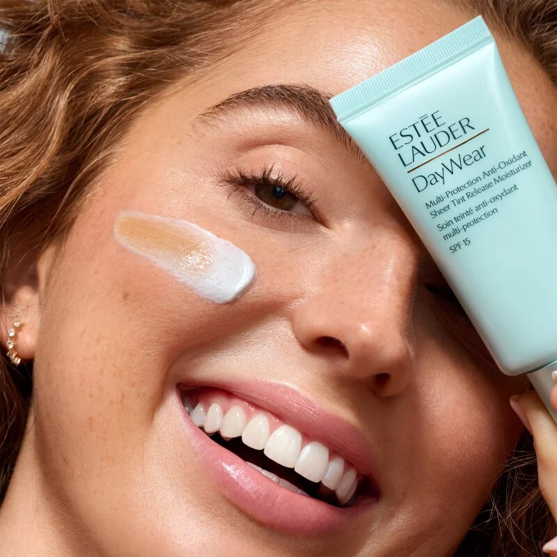 Estée Lauder Multi-Protection Anti-Oxidant Sheer Tint Release Moisturizer Mini crema hidratanta si tonifianta pentru toate tipurile de ten 15 ml