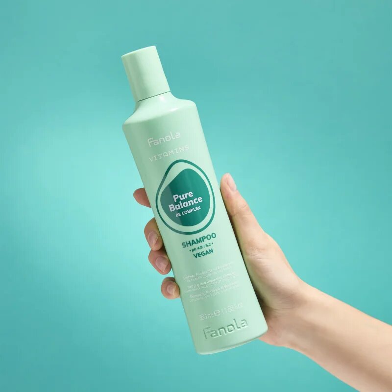 Fanola Vitamins Pure Balance Shampoo sampon pentru curatare pentru par gras si cu matreata 350 ml