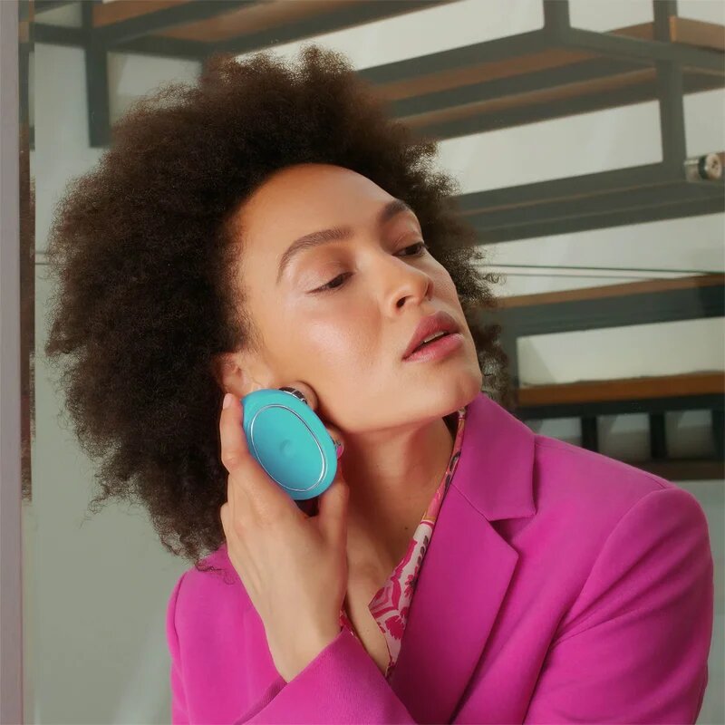 FOREO Bear™ aparat pentru tonificarea feței Mint