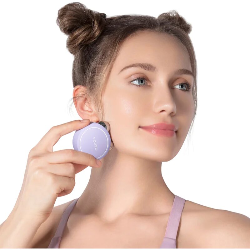 FOREO BEAR™ Mini aparat pentru tonificarea feței mini Lavender