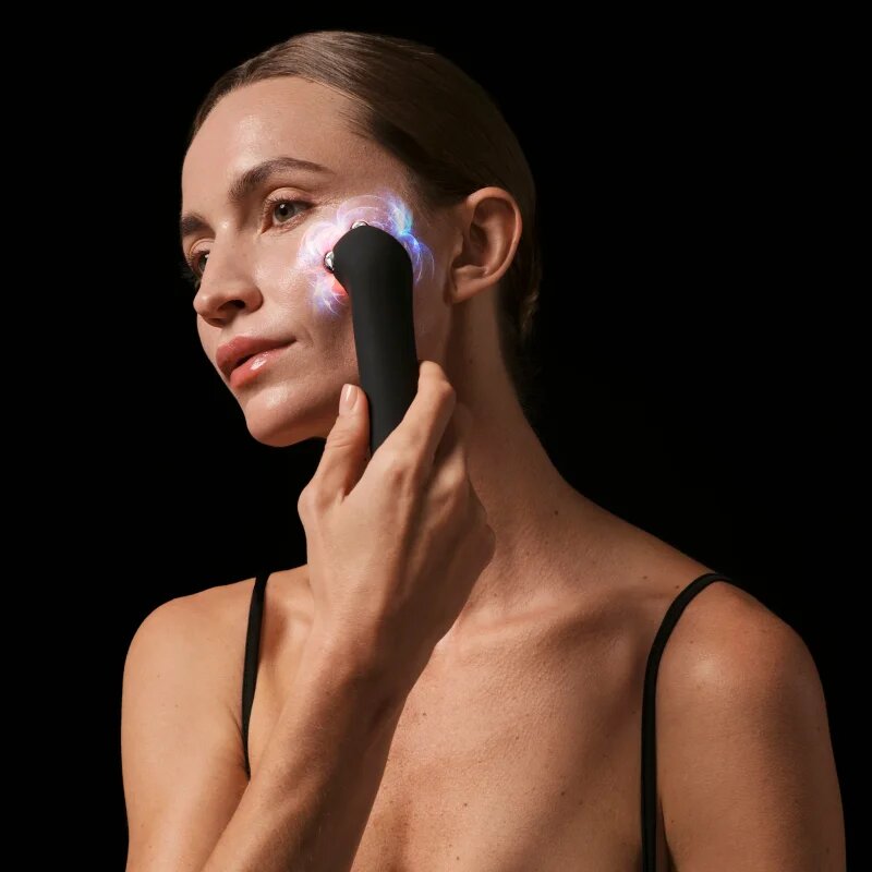 FOREO FAQ™ 402 dispozitiv dual de tonifiere cu microcurenți cu lumină LED roșie 1 buc