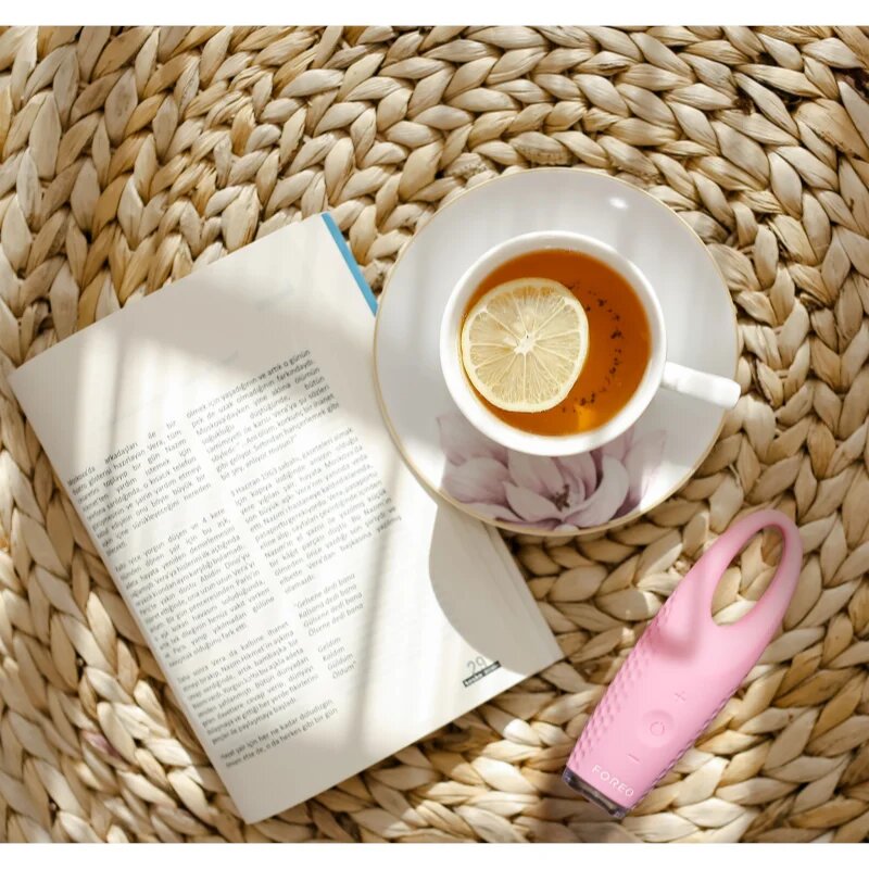 FOREO IRIS™ 2 aparat pentru masaj zona ochilor Pearl Pink
