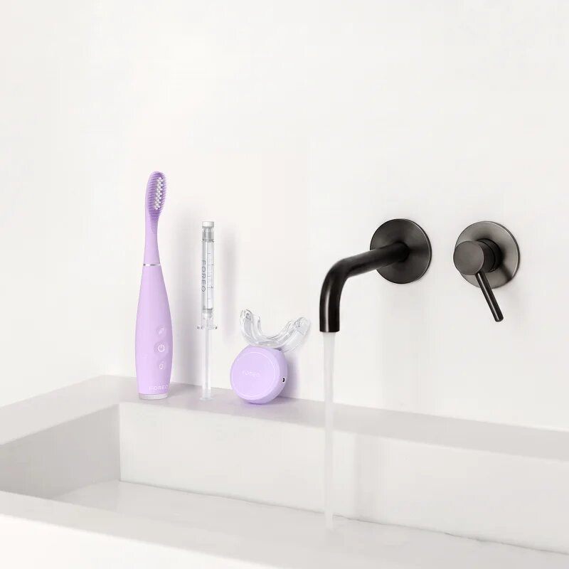 FOREO ISSA™ Teeth Whitening Set Kit pentru albirea dinților