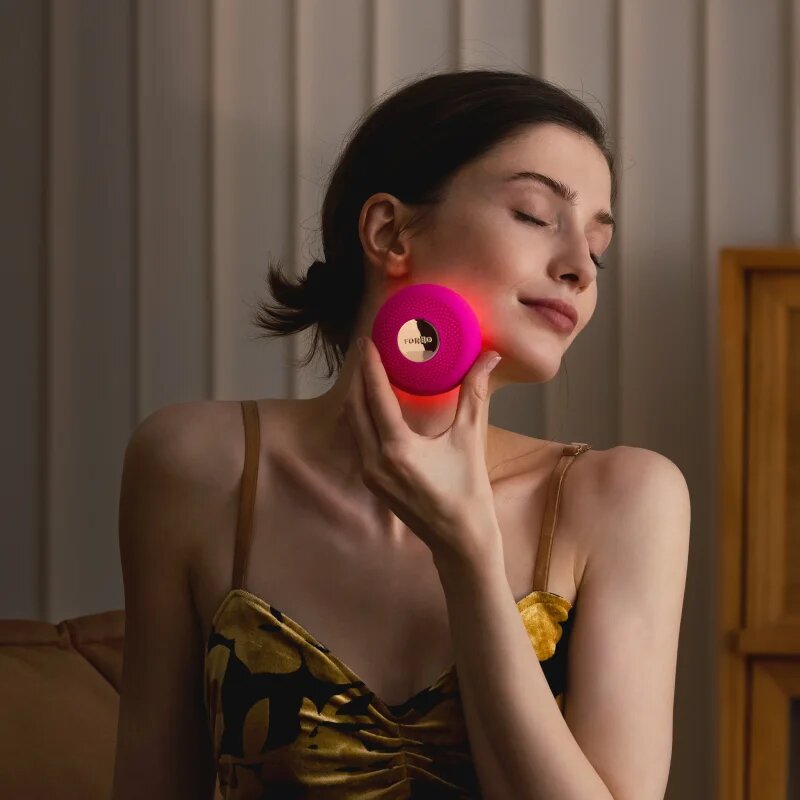 FOREO UFO™ 3 LED aparat sonic pentru accelerarea efectului măștilor de ten cu lumină LED și NIR 1 buc