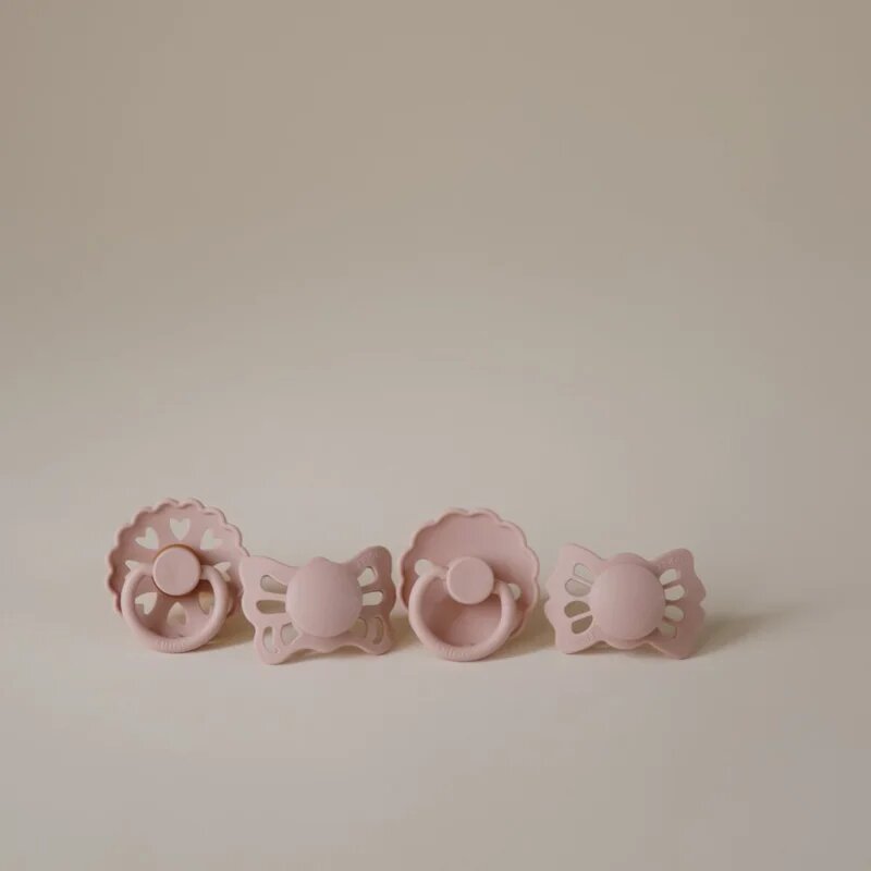 FRIGG Baby's First Pacifier​ Floral heart suzetă Blush